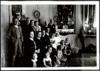 Las familias Delibes Setién y Nevares Setién posando juntas.