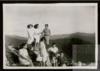 Concha Delibes Setién junto a unos amigos en las montañas de Molledo (Cantabria).