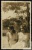Ángeles de Castro con su hermana Luisa.