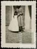 Ángeles Delibes de Castro junto a su madre, Ángeles de Castro Ruiz, el día de su primera comunión.