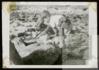 Ángeles y Germán Delibes de Castro pescando en Suances (Cantabria).