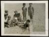 Ángeles de Castro Ruiz con sus hijos Miguel, Ángeles, Germán y Elisa, en compañía de Ana Delibes ...