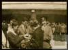 Concha Delibes Setién con su sobrino Miguel en el patio del Colegio Lourdes, de Valladolid, el dí...