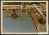 Germán Delibes de Castro en una colchoneta en la piscina de Sedano (Burgos).