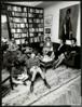 Miguel Delibes Setién y Ángeles de Castro Ruiz, junto a sus hijos Ángeles, Adolfo y Camino Delibe...