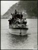 Miguel Delibes Setién en barco con José María Espinás Massip, Carmen Martín Gaite, los hermanos J...