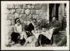 Miguel Delibes Setién con Luis García Guinea y su mujer, en Sedano (Burgos).