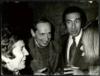 Miguel Delibes Setién y Ángeles de Castro con José Manuel Capuletti.