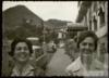 Ángeles de Castro Ruiz y Concepción Delibes Setién, durante su viaje por la Isla de Tenerife (San...