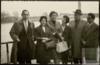 Miguel Delibes Setién y Ángeles de Castro Ruiz junto a Helga Sobejano, J.P. Bachem, su hijo y la ...