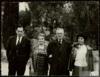 Miguel Delibes Setién y Ángeles de Castro Ruiz, acompañados del hispanista Jean Camp y su mujer, ...