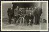 Adolfo Delibes Cortés junto a Narciso Alonso Cortés y otros viejos ciclistas vallisoletanos.