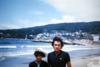 Juan y Camino Delibes de Castro durante sus vacaciones por Galicia.